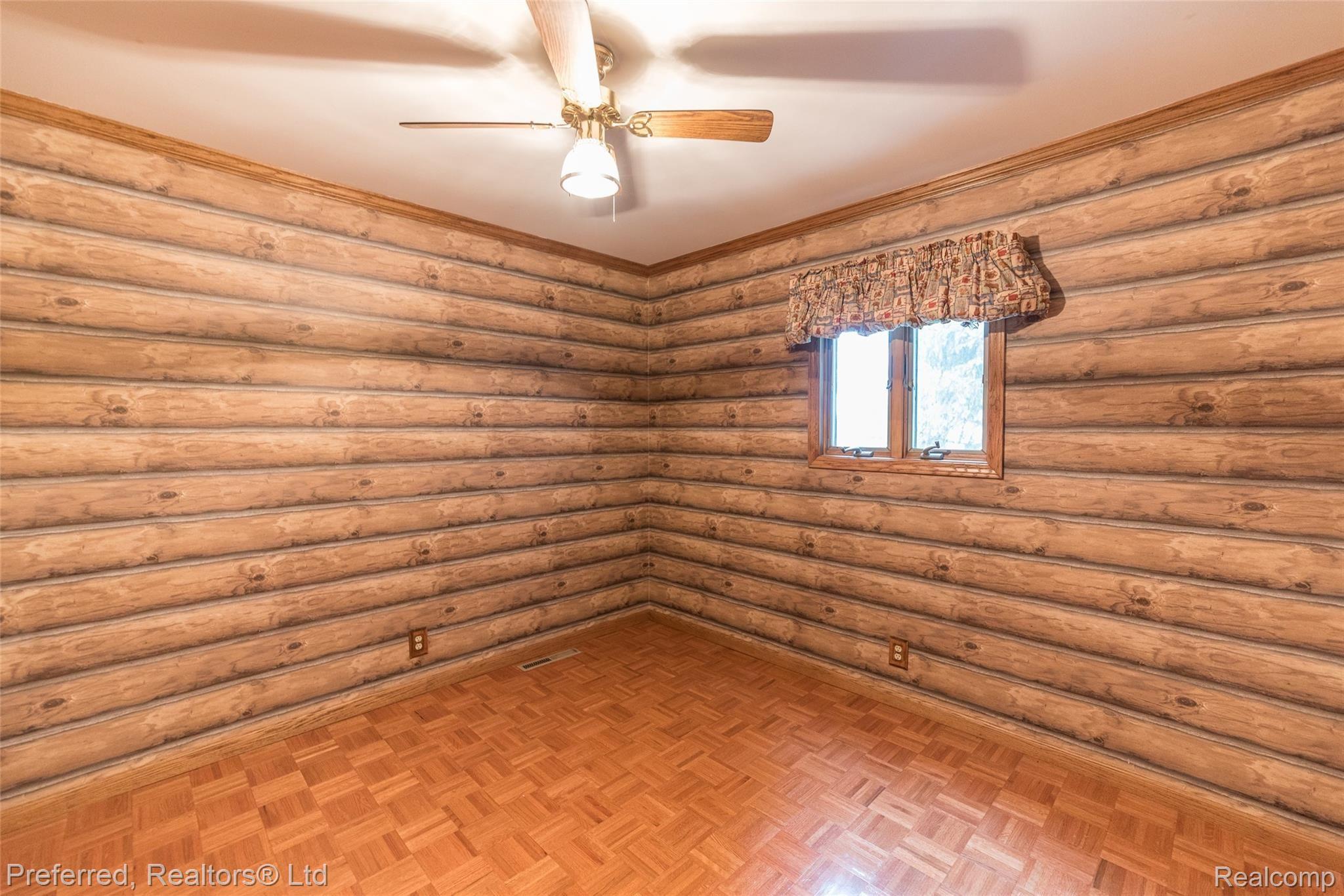 2382 South Vassar Road Burton, MI 48519 - Photo 8 of 17 DSC_3886.jpg