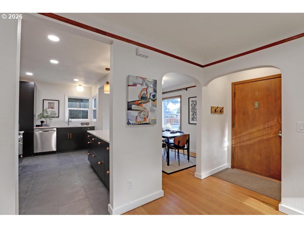 6315 North Curtis Avenue Portland, OR 97217 - Photo 5 of 46 Living Room/Dining Room