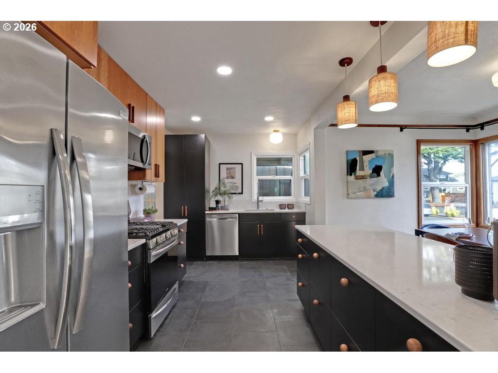 6315 North Curtis Avenue Portland, OR 97217 - Photo 9 of 46 Kitchen