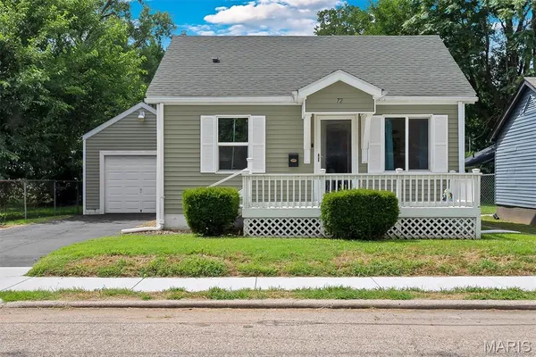 $99,000 | 72 West Beach Avenue, Wood River, IL 62095
