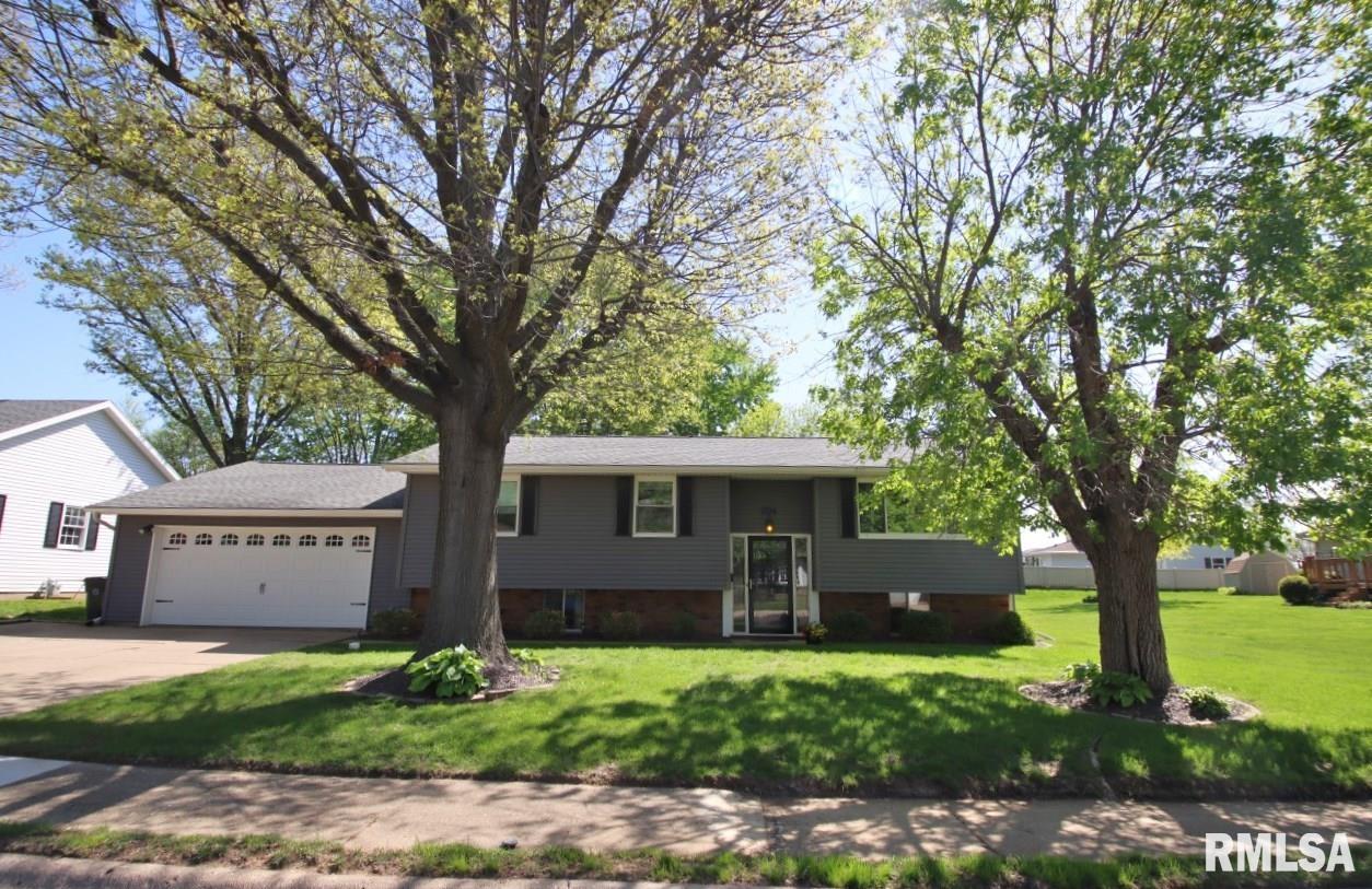 204 Hemlock Street Pekin, IL 61554 - Photo 3 of 71