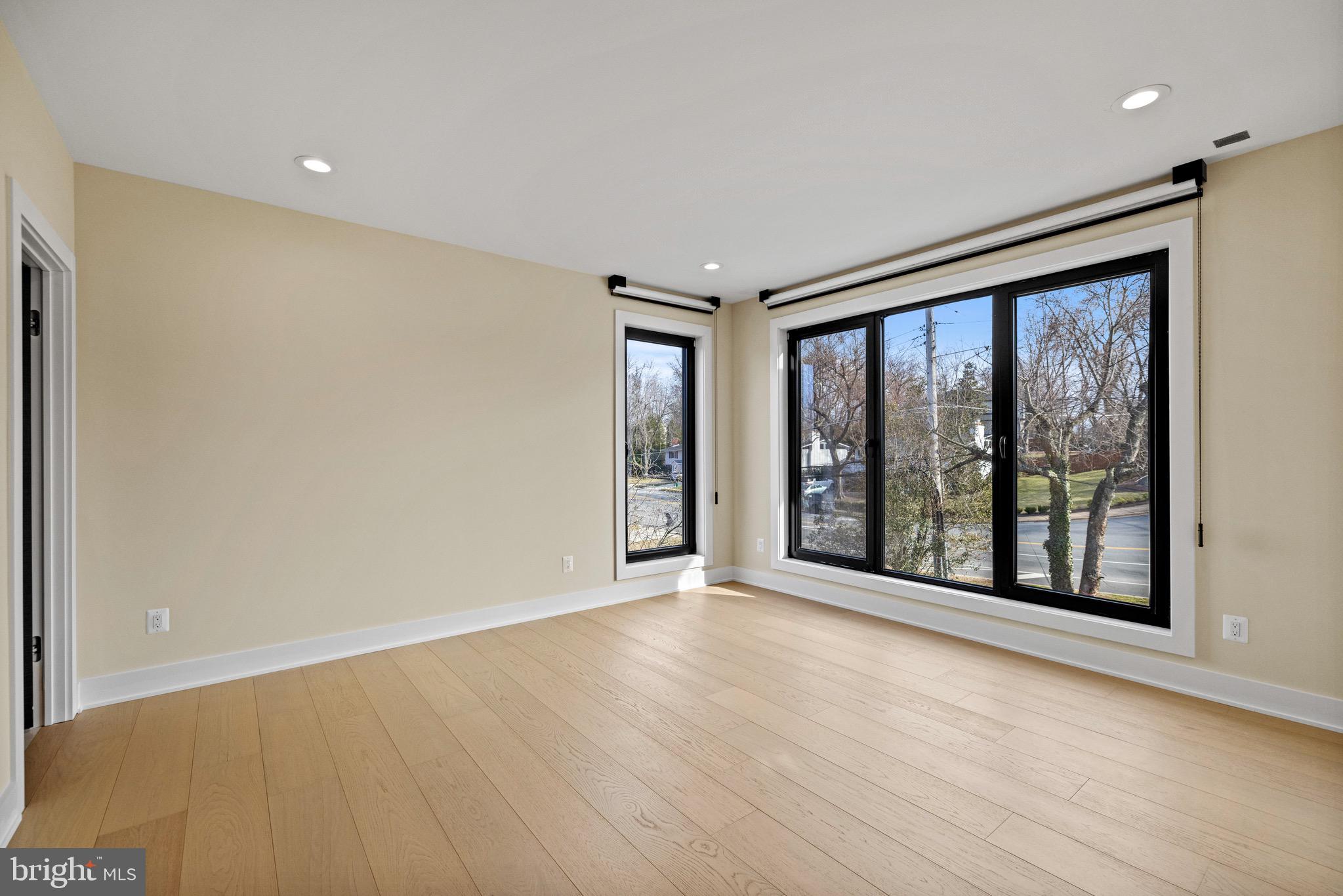 1573 Westmoreland Street McLean, VA 22101 - Photo 29 of 54 a view of an empty room with a window