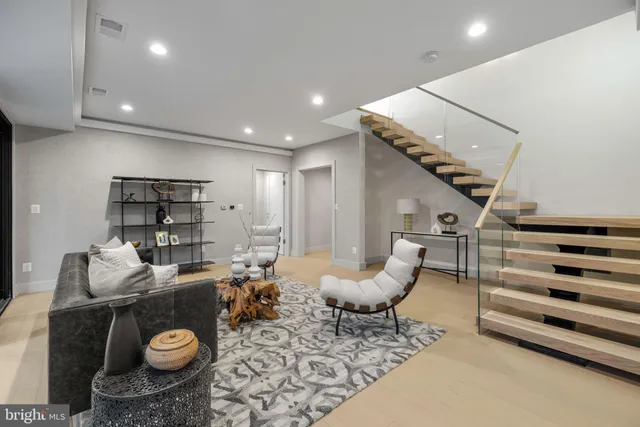 $2,999,999 | 1573 Westmoreland Street, McLean, VA 22101