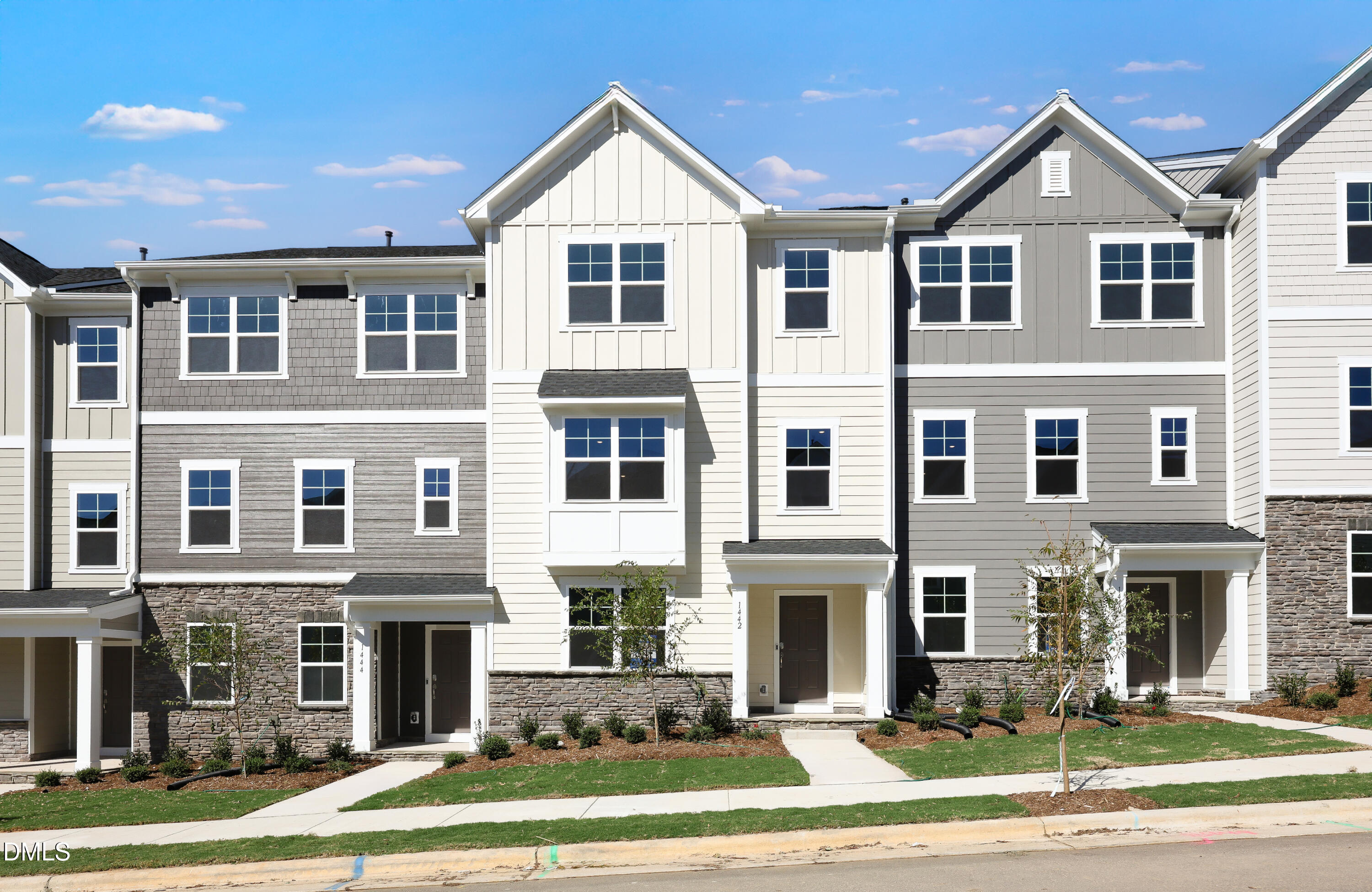 SUN_Stoneriver_Pic_Bradley_Front_1of3