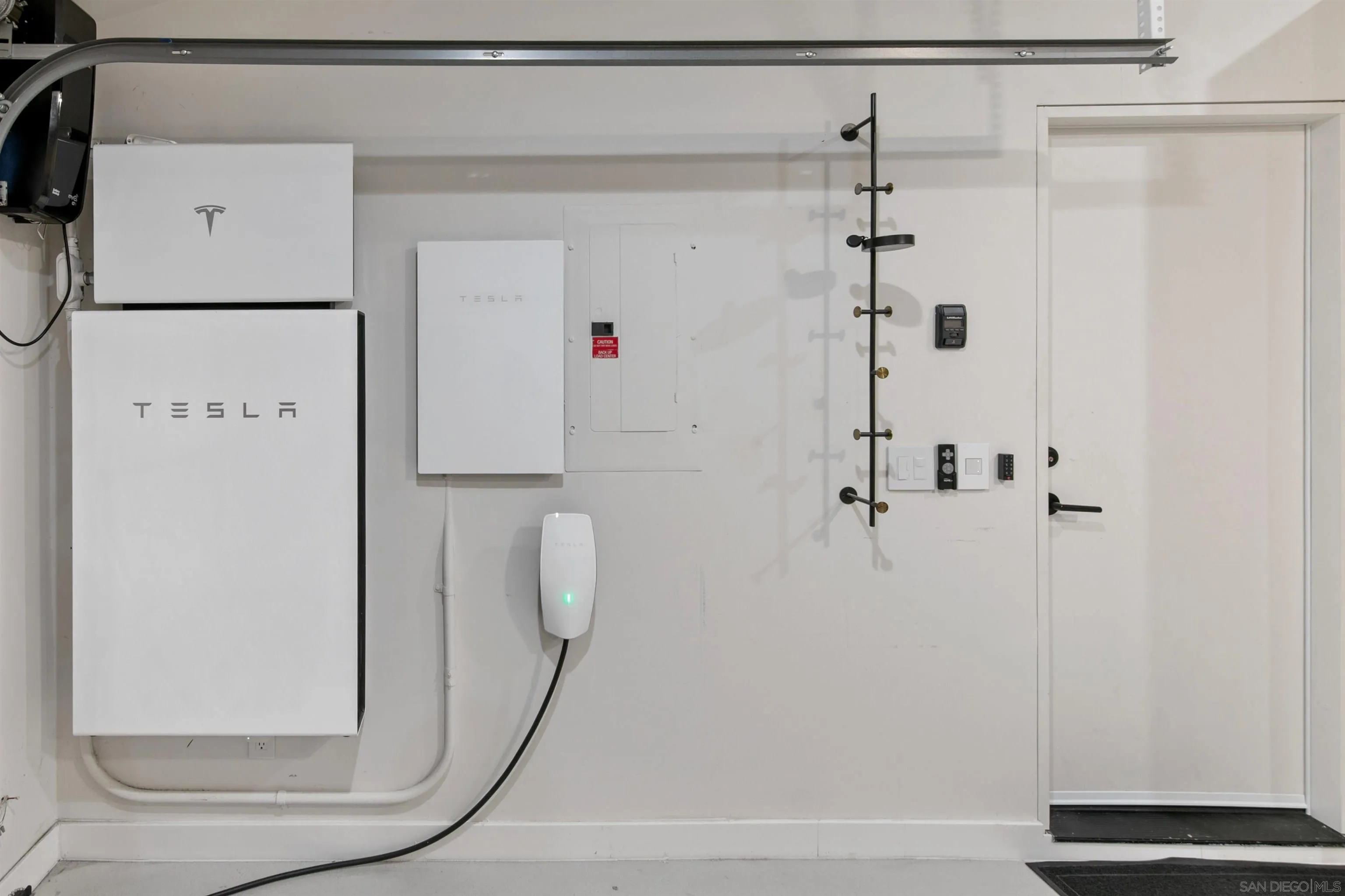 5675 Soledad Mountain Road La Jolla, CA 92037 - Photo 66 of 74 a bathroom with a shower