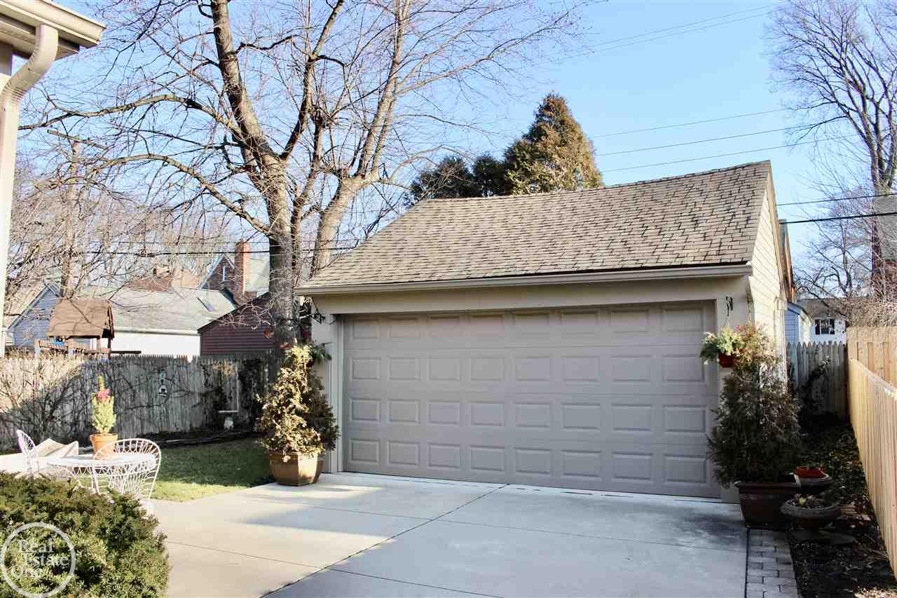 334 Fisher Road Grosse Pointe, MI 48230 - Photo 56 of 65 2.5 Car Garage