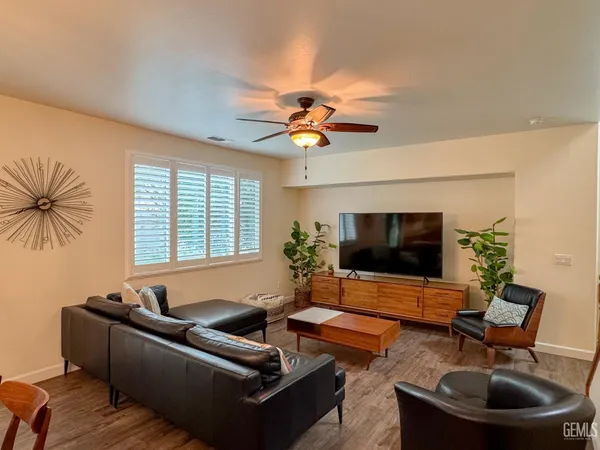 $412,500 | Undisclosed Address, Bakersfield, CA 93311