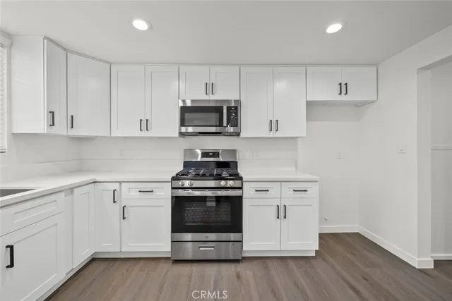 $3,700 | 16049 Tuba Street, North Hills, CA 91343