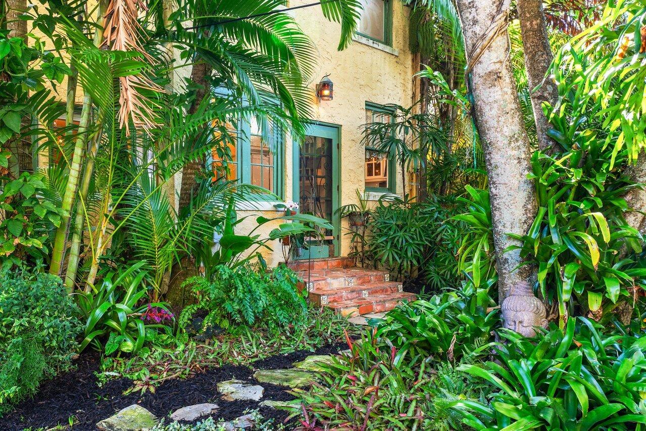 739 Sunset Road West Palm Beach, FL 33401 - Photo 32 of 57 054-739SunsetRoad-WestPalmBeach-FL-33401
