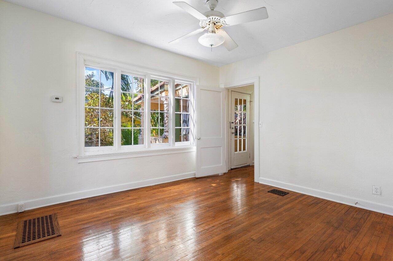 739 Sunset Road West Palm Beach, FL 33401 - Photo 37 of 57 045-739SunsetRoad-WestPalmBeach-FL-33401