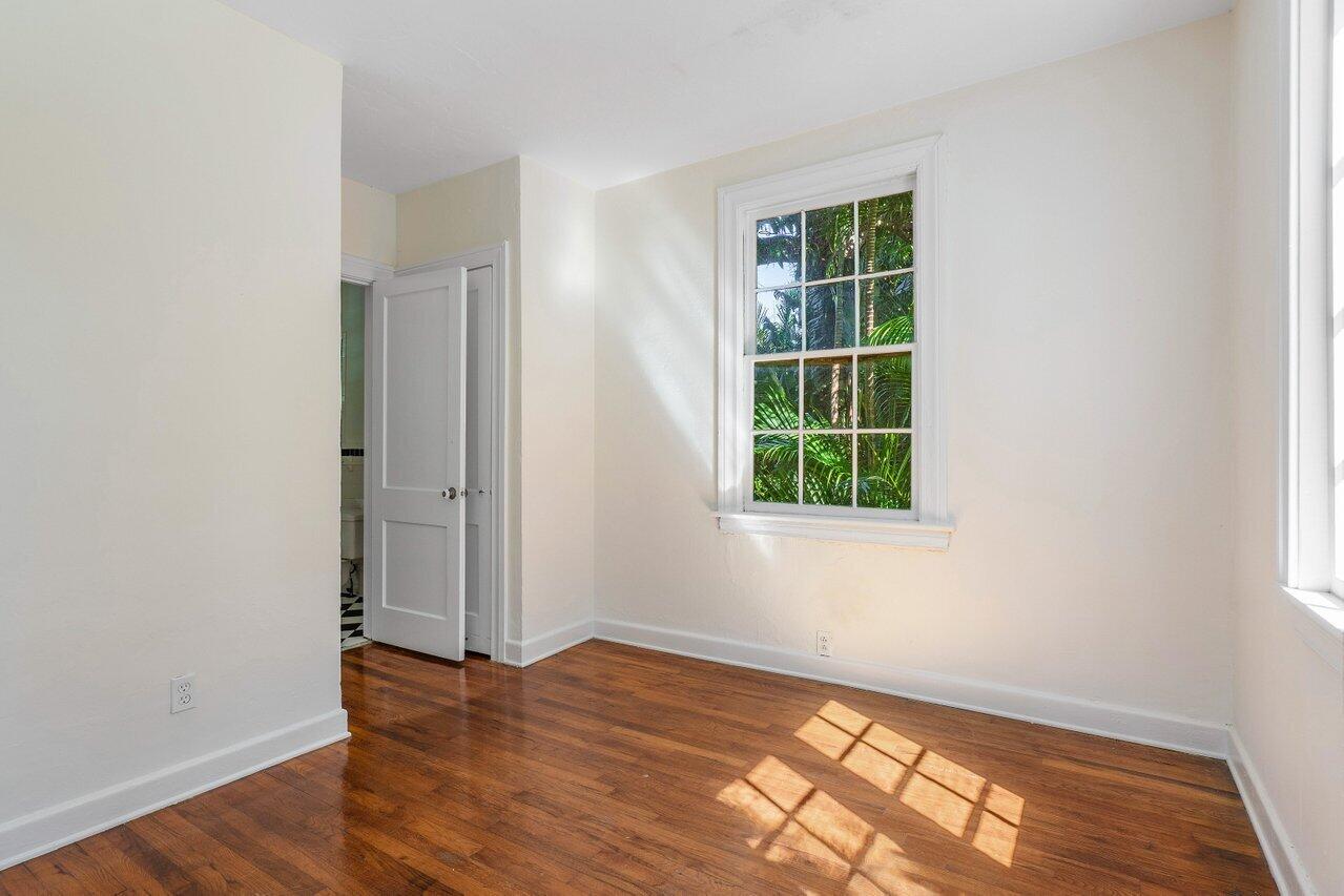 739 Sunset Road West Palm Beach, FL 33401 - Photo 38 of 57 044-739SunsetRoad-WestPalmBeach-FL-33401