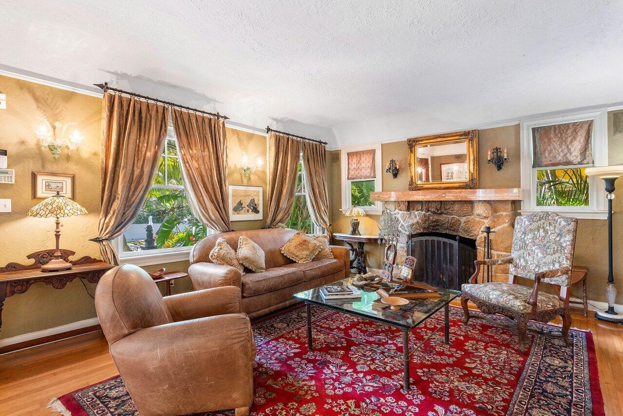 739 Sunset Road West Palm Beach, FL 33401 - Photo 5 of 57 010-739SunsetRoad-WestPalmBeach-FL-33401