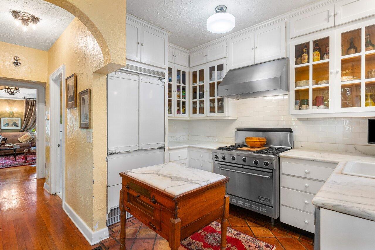 739 Sunset Road West Palm Beach, FL 33401 - Photo 9 of 57 020-739SunsetRoad-WestPalmBeach-FL-33401
