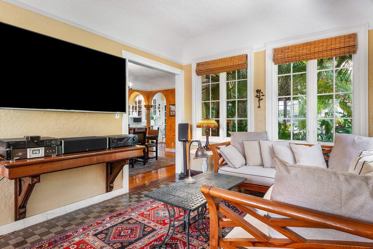 739 Sunset Road West Palm Beach, FL 33401 - Photo 10 of 57 015-739SunsetRoad-WestPalmBeach-FL-33401