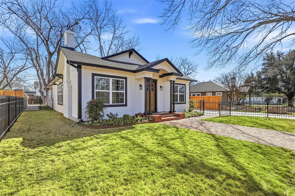 107 Sunset Drive Cleburne, TX 76033 - Photo 2 of 35