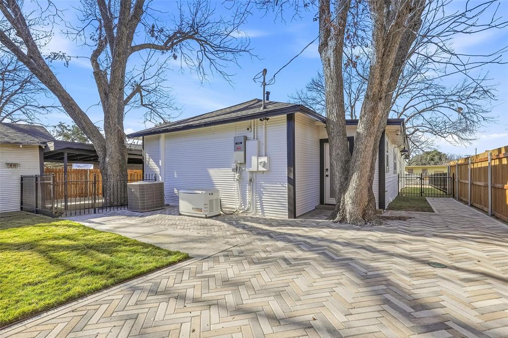 107 Sunset Drive Cleburne, TX 76033 - Photo 29 of 35