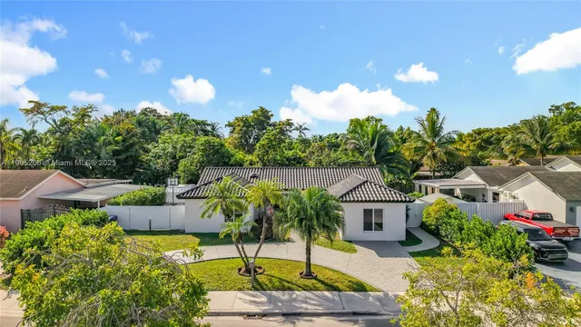 a view of yard and patio