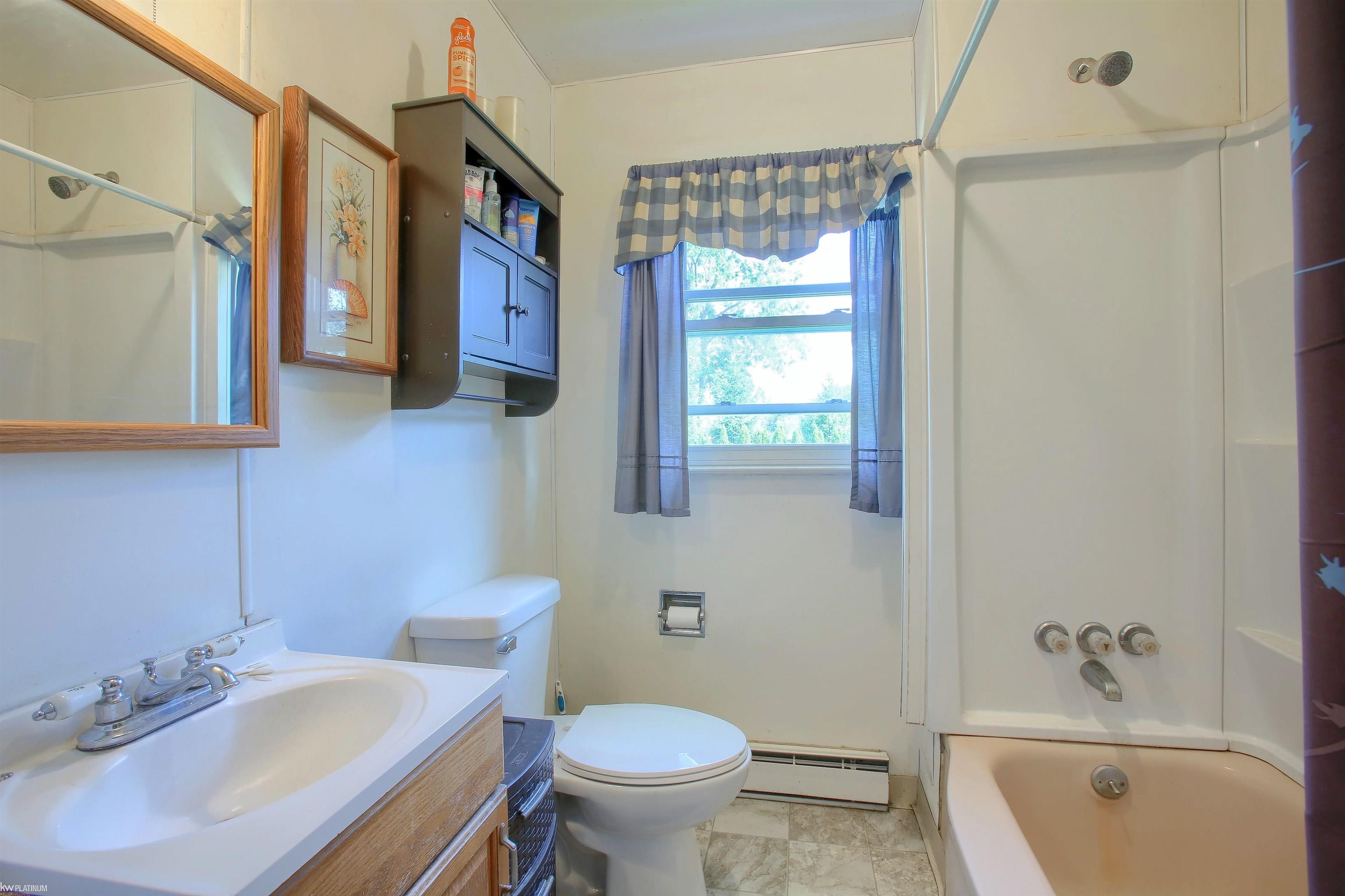 16671 29 Mile Road Ray, MI 48096 - Photo 7 of 20 bathroom