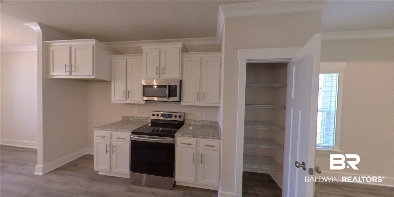 16440 Prado Loop Loxley, AL 36551 - Photo 3 of 11 Kitchen