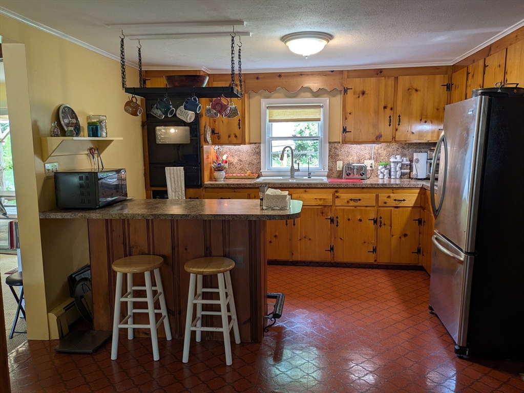 12 Lovering Street Medway, MA 02053 - Photo 5 of 23