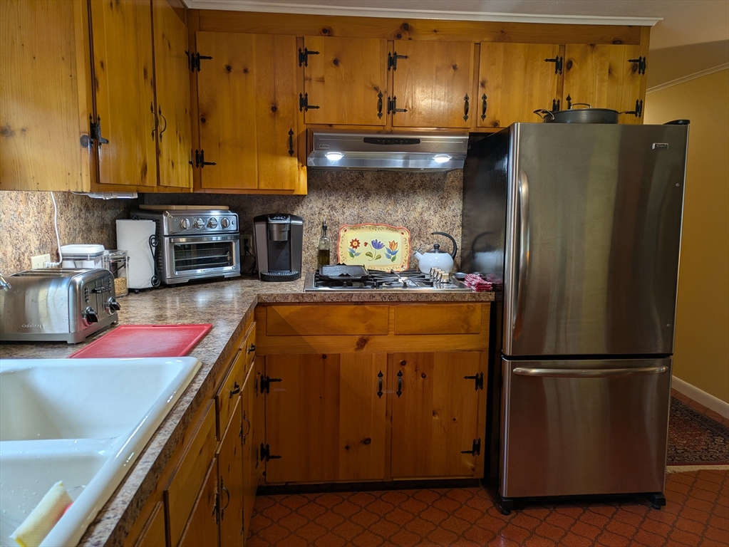 12 Lovering Street Medway, MA 02053 - Photo 6 of 23