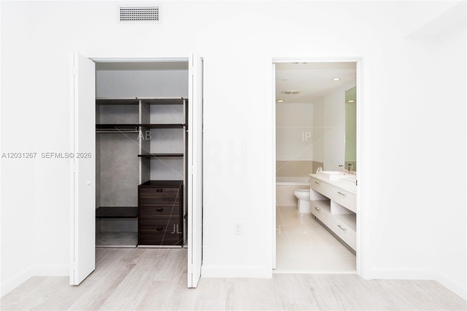 45 Southwest 9th Street, Unit 3806 Miami, FL 33130 - Photo 8 of 34