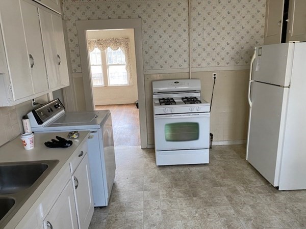 8-10 Hamblin Road Waltham, MA 02453 - Photo 17 of 30