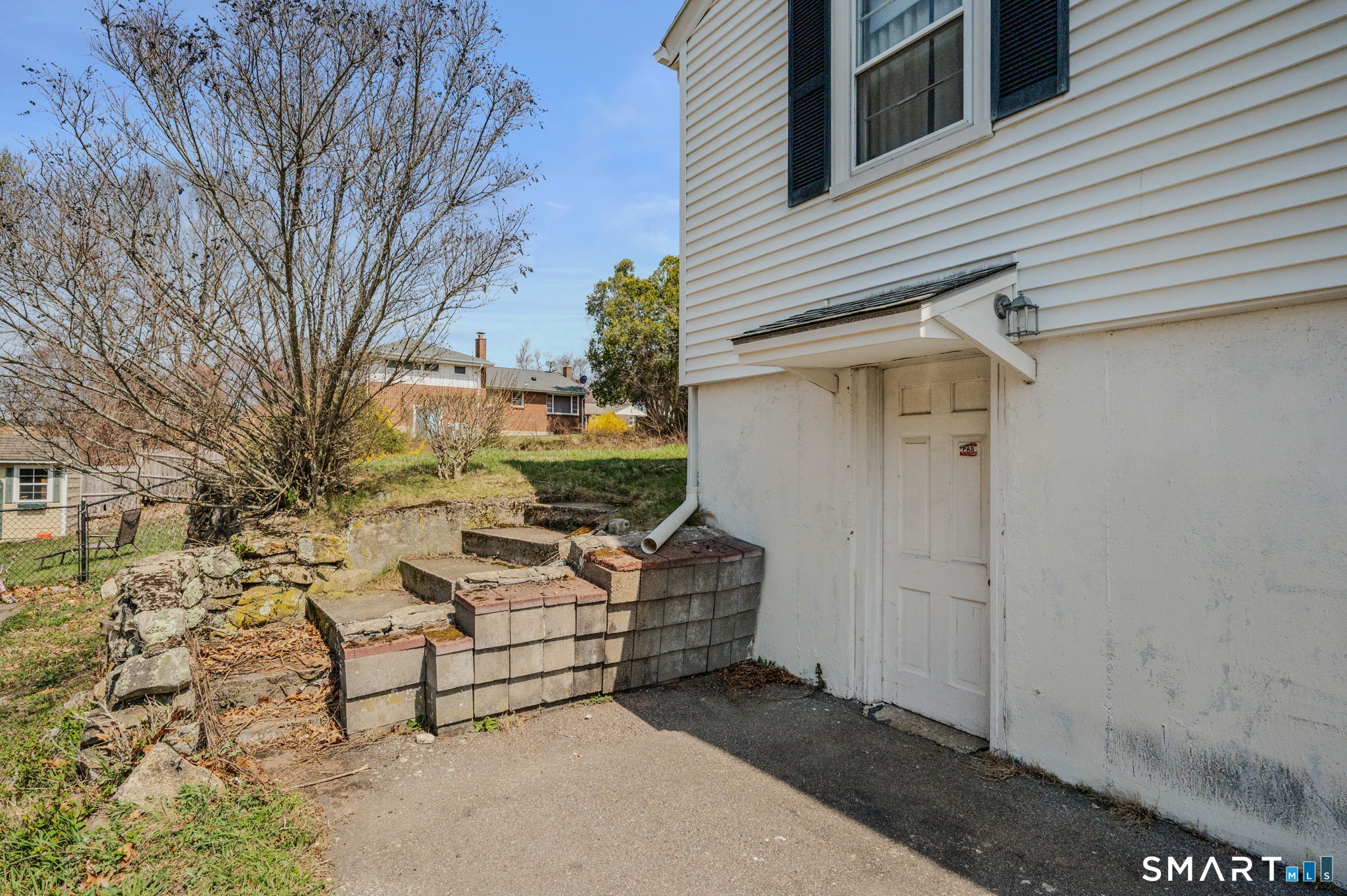 45 Mansfield Road New London, CT 06320 - Photo 11 of 35