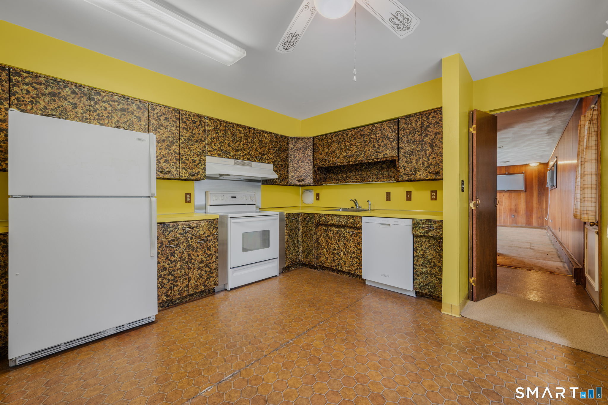 45 Mansfield Road New London, CT 06320 - Photo 15 of 35