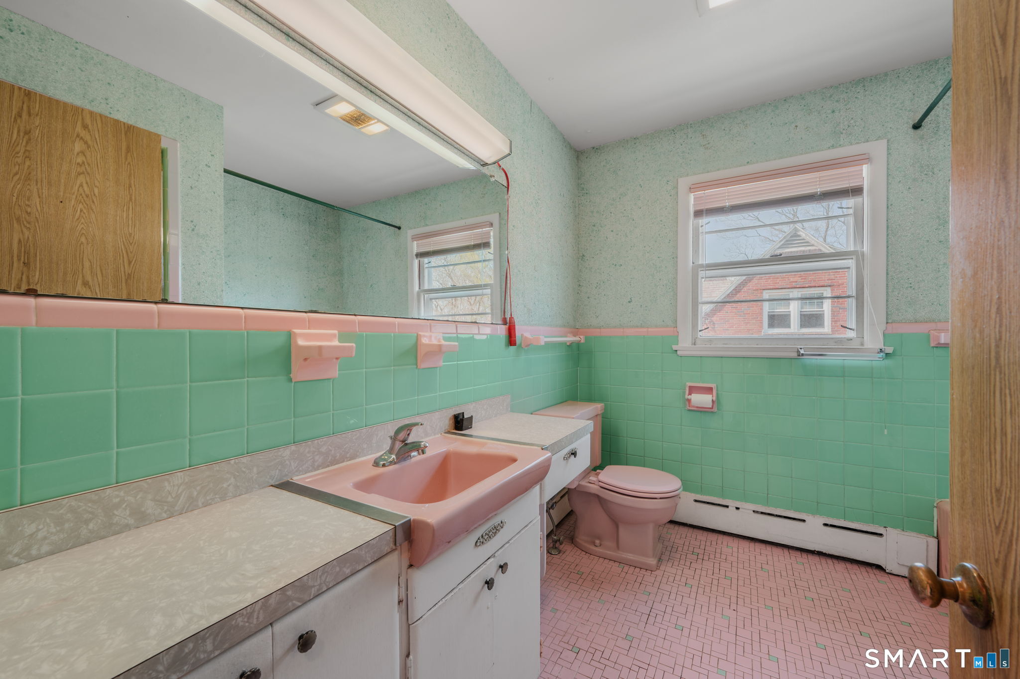 45 Mansfield Road New London, CT 06320 - Photo 23 of 35