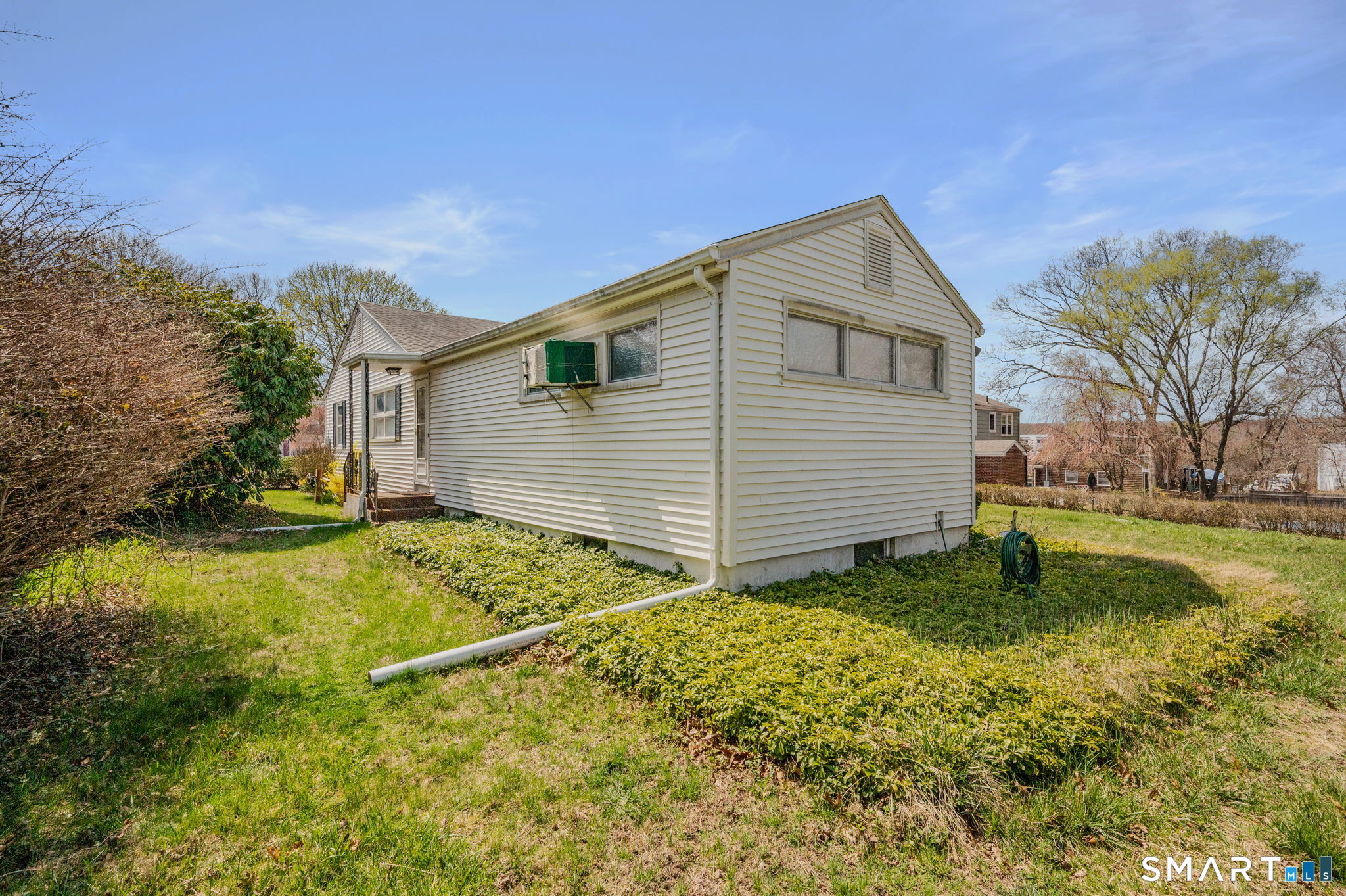 45 Mansfield Road New London, CT 06320 - Photo 6 of 35