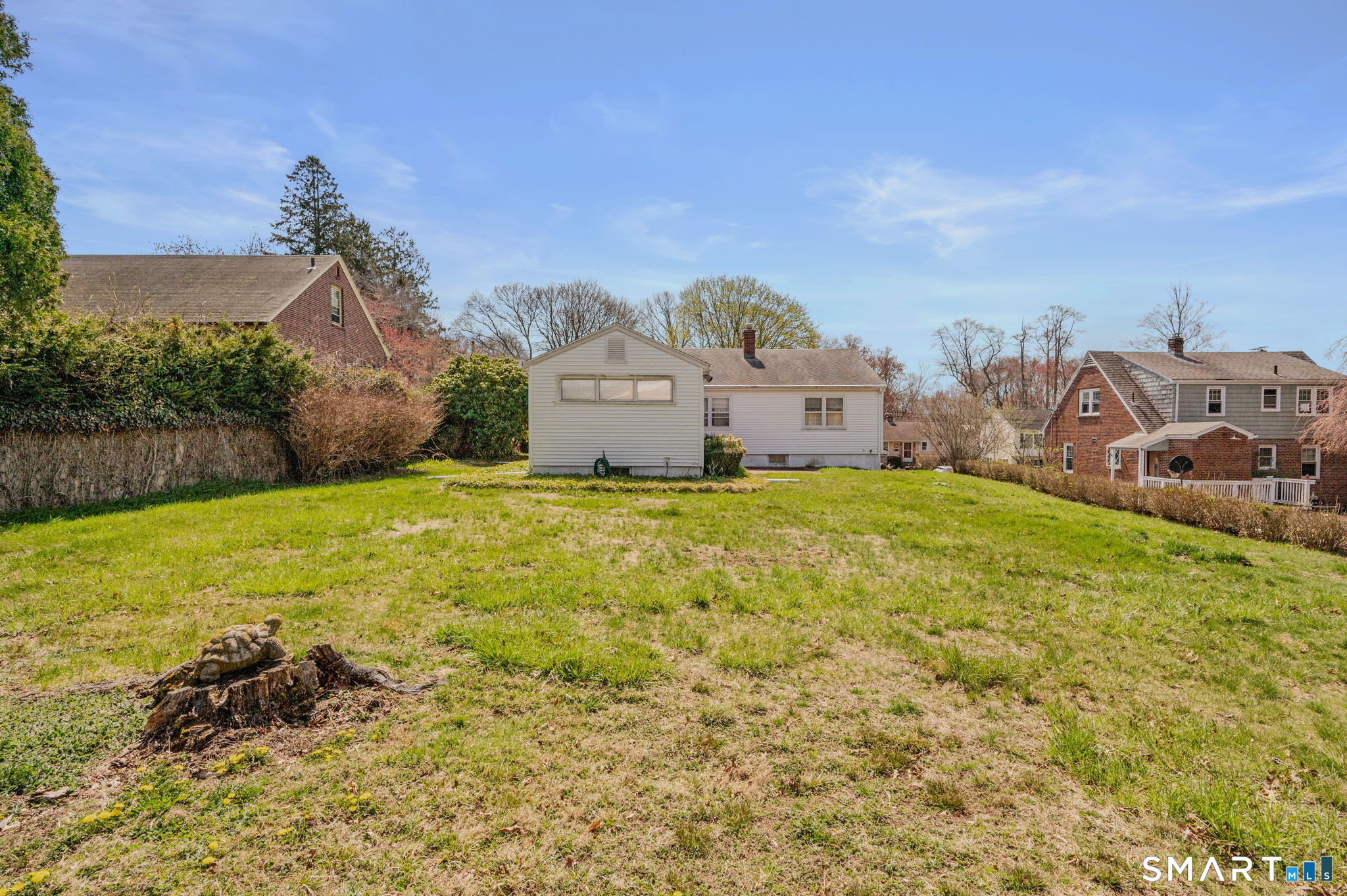 45 Mansfield Road New London, CT 06320 - Photo 7 of 35