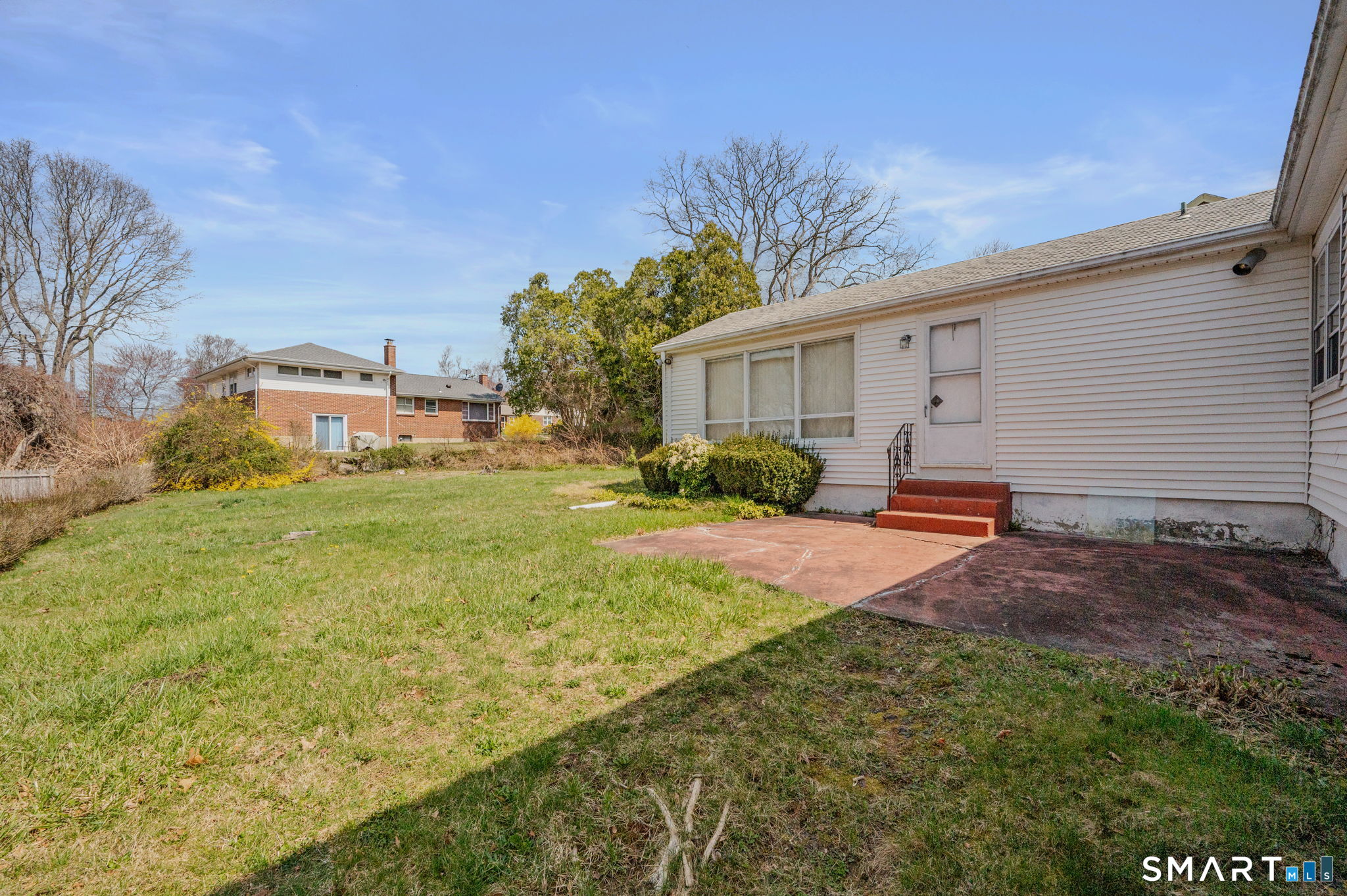 45 Mansfield Road New London, CT 06320 - Photo 10 of 35