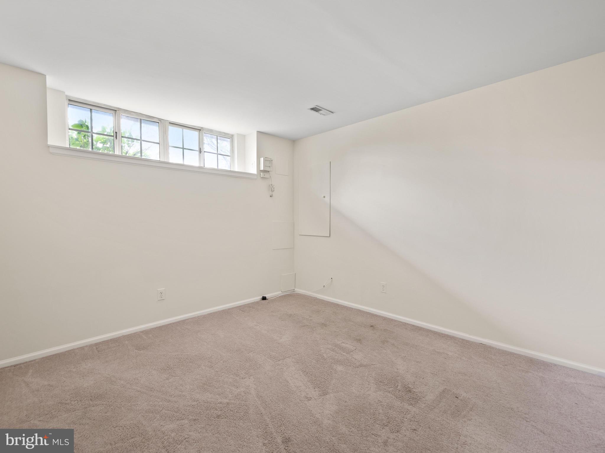 2039 Putnam Road Halethorpe, MD 21227 - Photo 23 of 32 With lower level bedroom