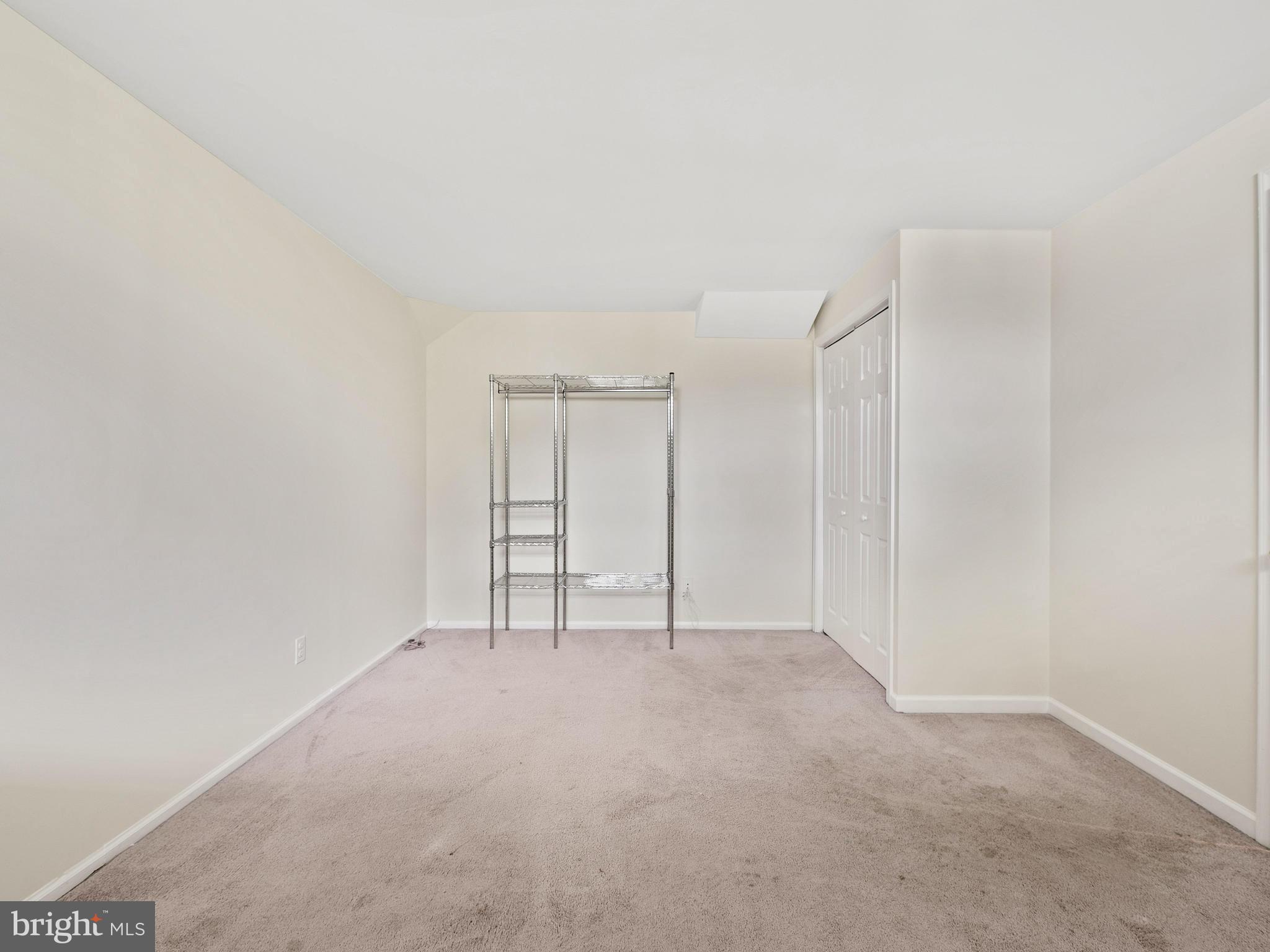 2039 Putnam Road Halethorpe, MD 21227 - Photo 25 of 32 And lower level living