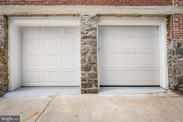 a view of a garage door
