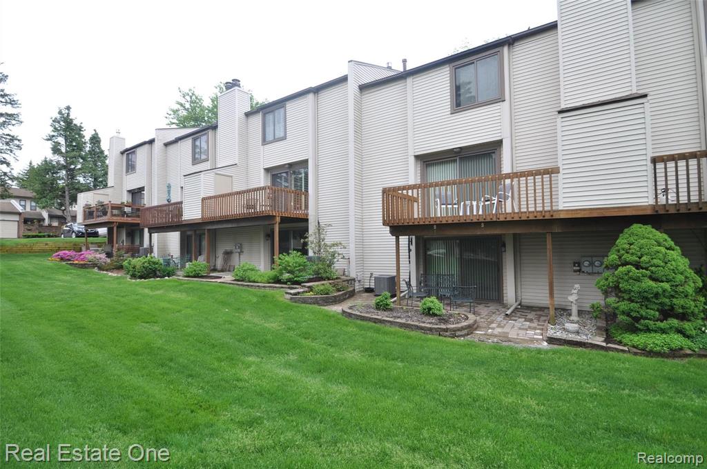 376 Willow Grove Lane, Unit 33 Rochester Hills, MI 48307 - Photo 39 of 44