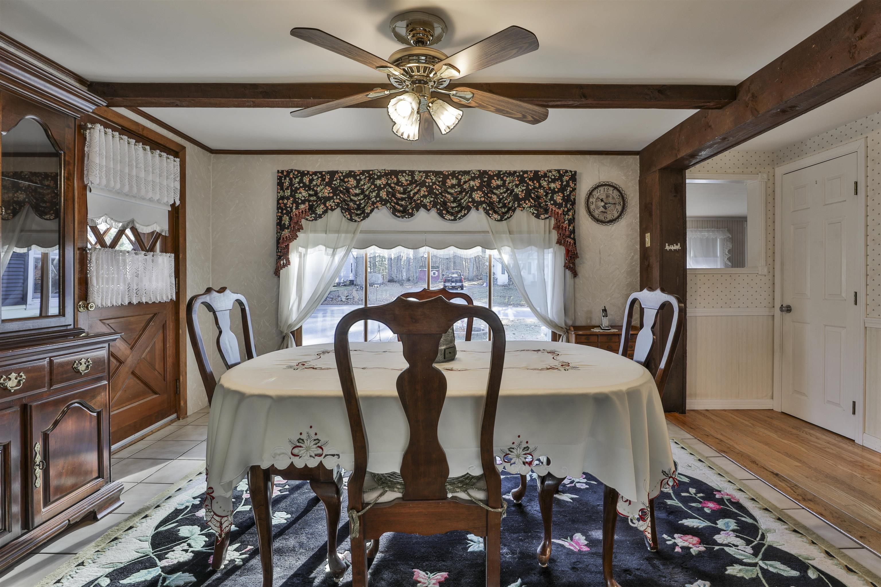 13 Jericho Road Pelham, NH 03076 - Photo 3 of 32
