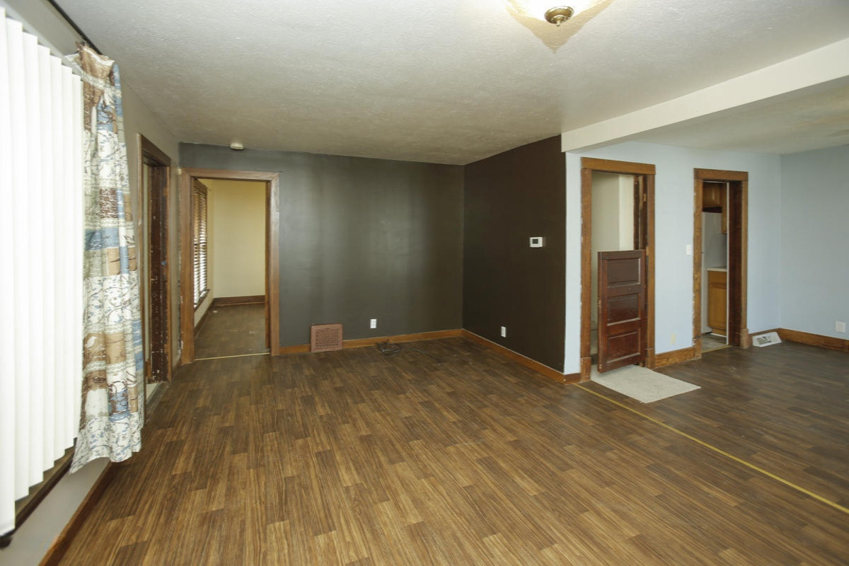 818 East Street Three Rivers, MI 49093 - Photo 5 of 25 818 east -105
