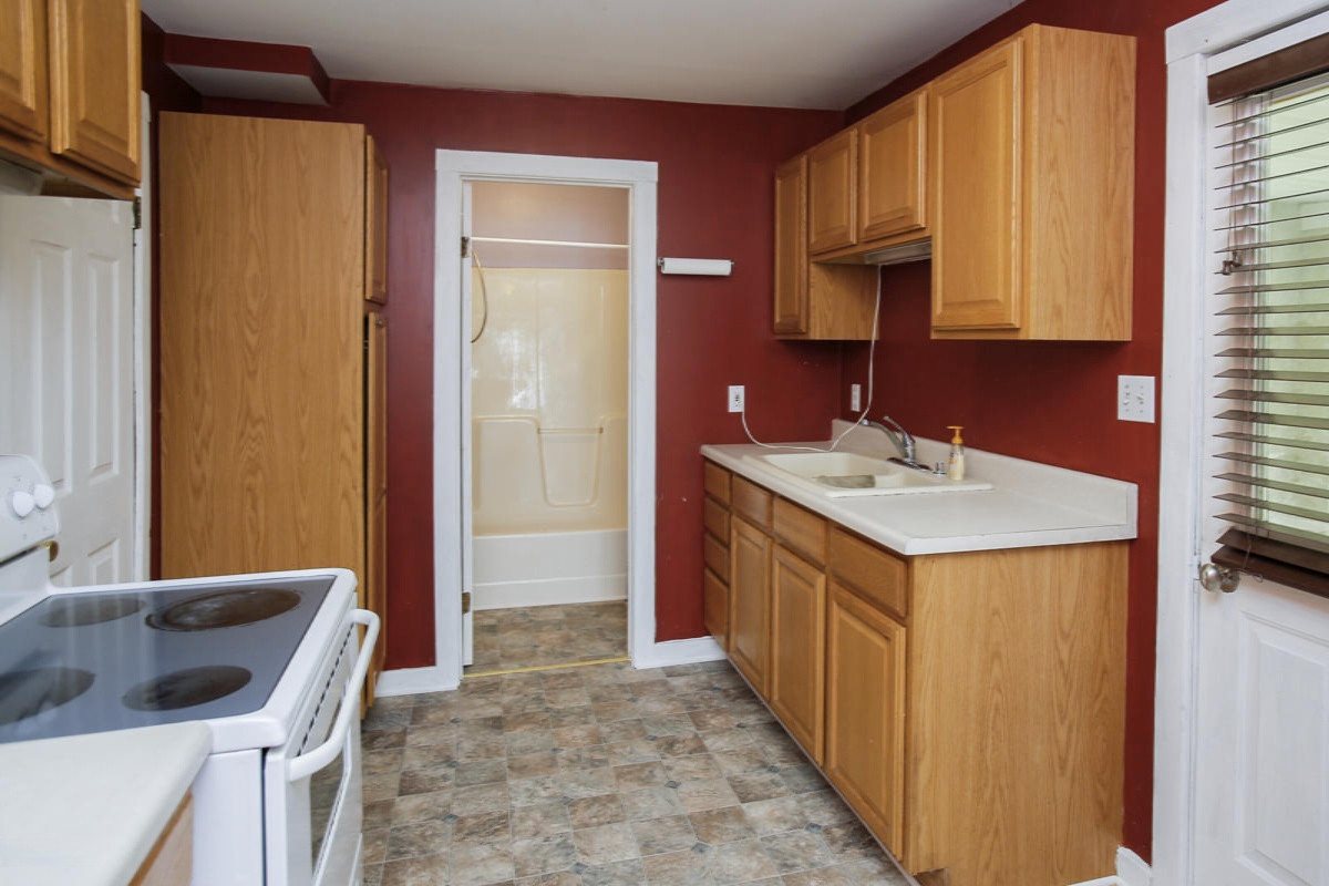 818 East Street Three Rivers, MI 49093 - Photo 6 of 25 818 east -106