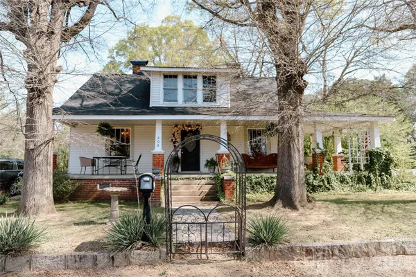 $324,900 | 208 Locust Street, Kannapolis, NC 28081
