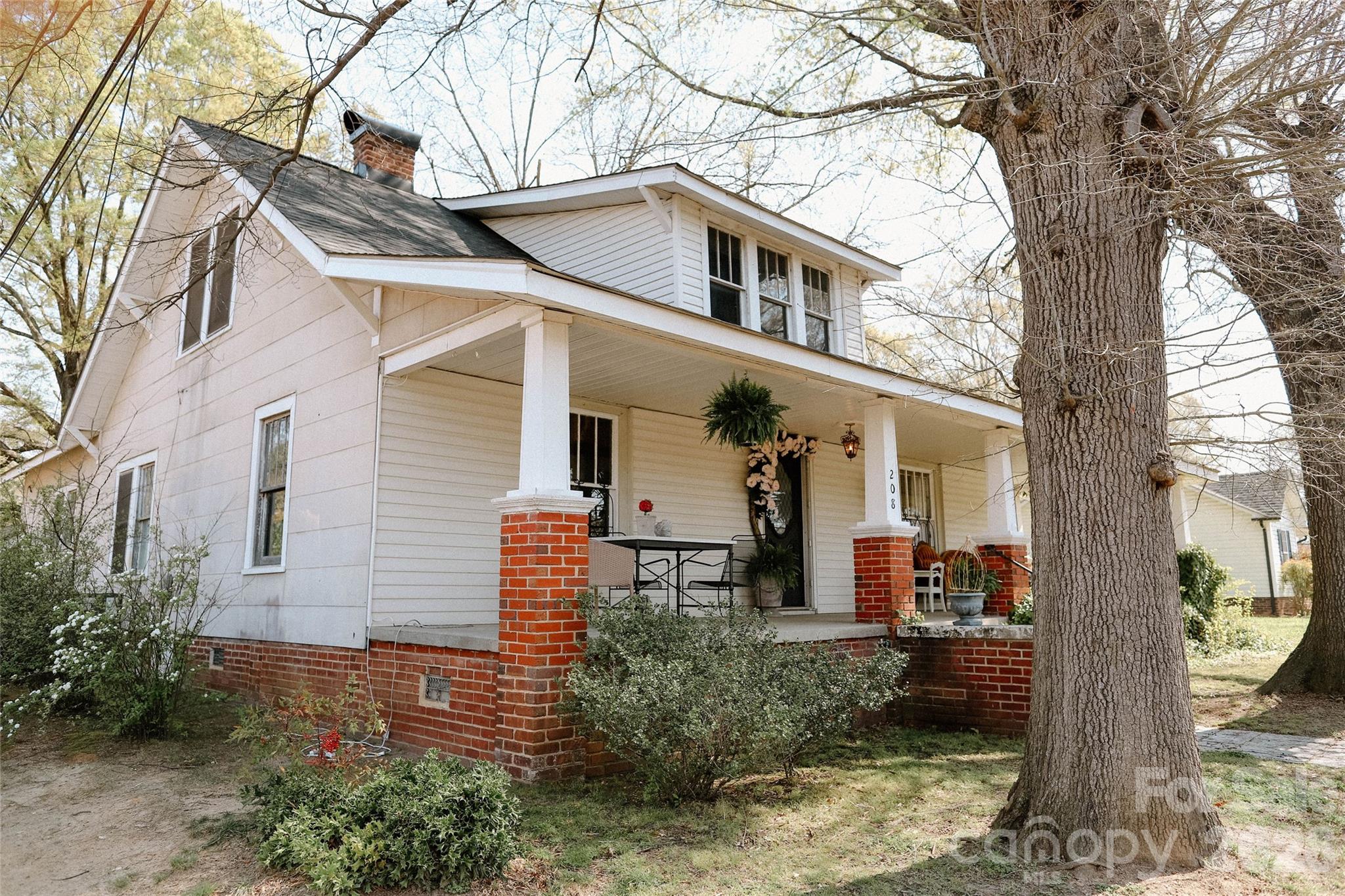 208 Locust Street Kannapolis, NC 28081 - Photo 4 of 46