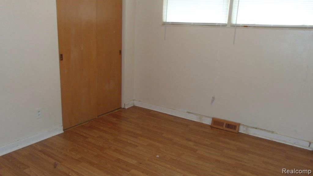 334 Elmside Road Benton Harbor, MI 49022 - Photo 5 of 8 7