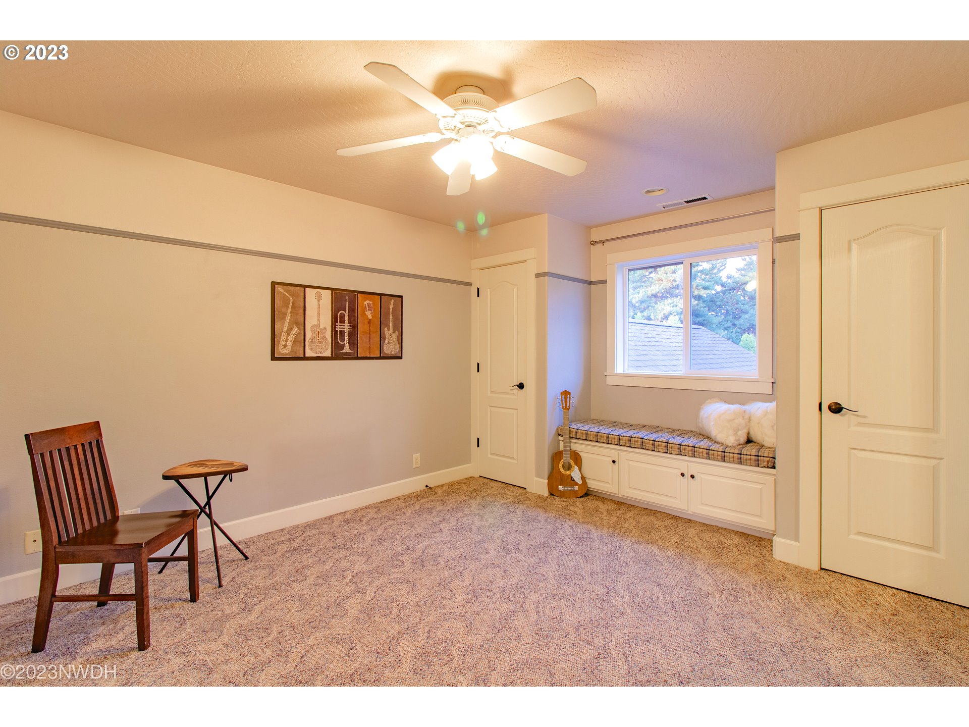 2983 Grand Cayman Drive Eugene, OR 97408 - Photo 38 of 43 a view of an empty room with a window