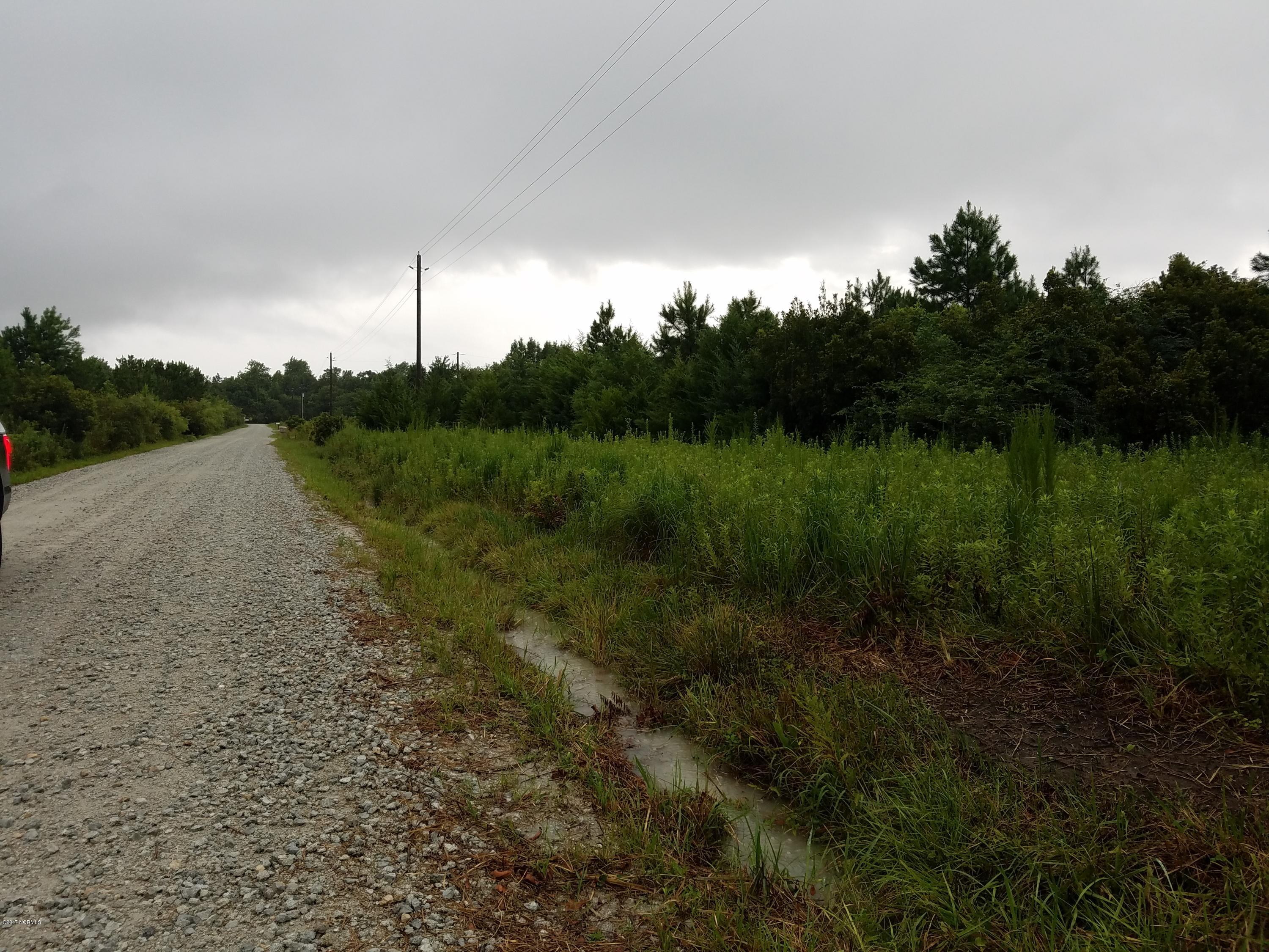 156 Dolph Everett Road Holly Ridge, NC 28445 - Photo 3 of 5 20170808_142814