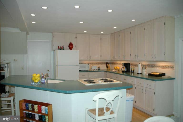 8562 Bozman Neavitt Road St. Michaels, MD 21663 - Photo 10 of 26 Kitchen