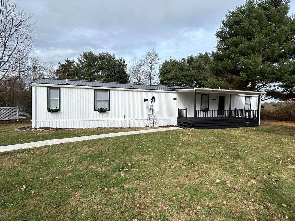 9783 Ivanhoe Road Ivanhoe, VA 24350 - Photo 38 of 56 Gallery Image 38