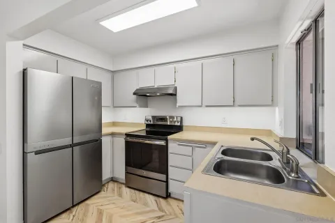 $369,900 | 8015 Caminito De Pizza, Unit E, San Diego, CA 92108