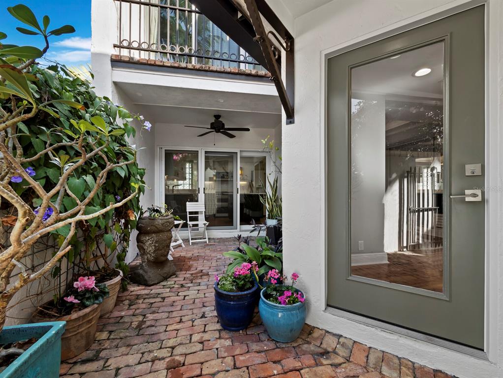 200 Cocoanut Avenue, Unit 7 Sarasota, FL 34236 - Photo 9 of 63