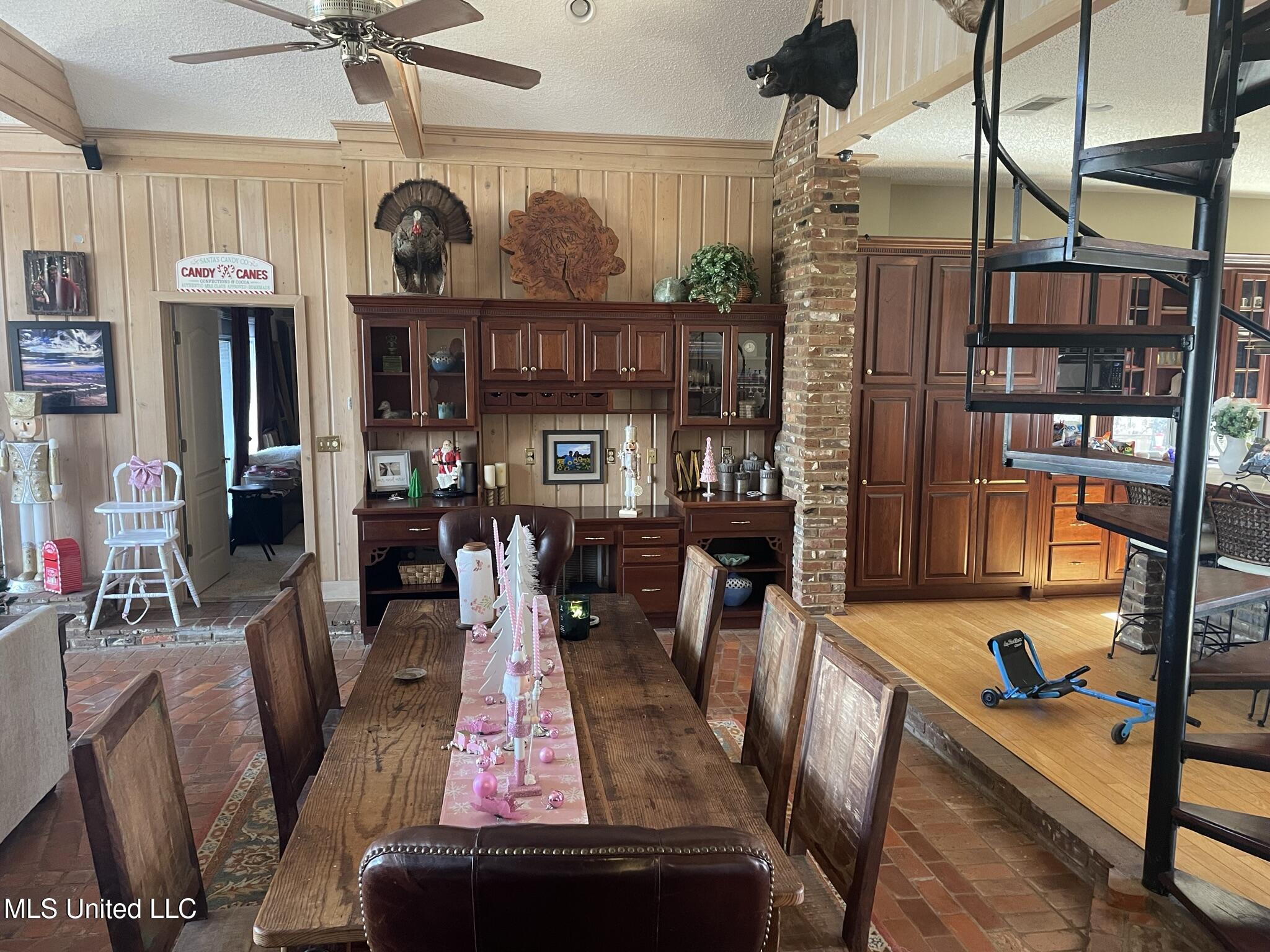 5 Lombardy Road Drew, MS 38737 - Photo 2 of 17 5 Lombardy Dining